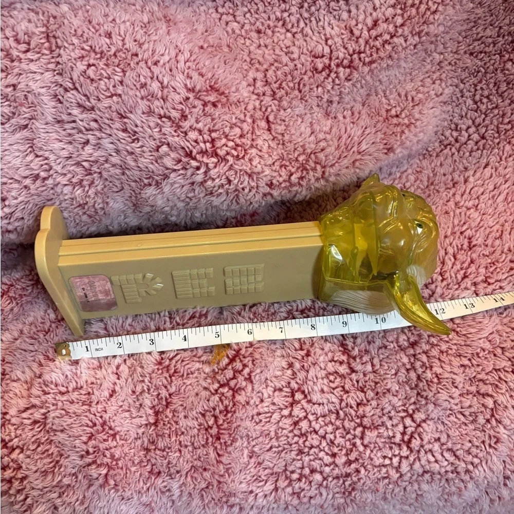 Star Wars Crystal Head Yoda Limited Edition Giant Pez Dispenser - Picture 8 of 10
